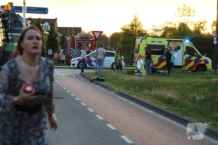 Meerdere gewonden nadat kampioenswagen kantelt