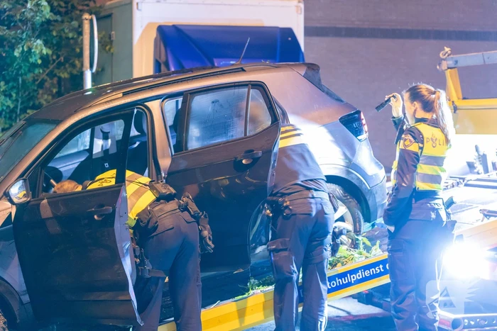 Bestuurder belandt in sloot en slaat op de vlucht