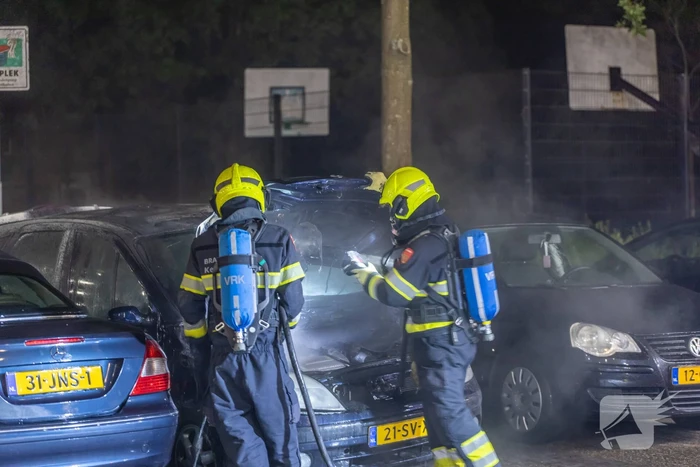 Brandstichting in geparkeerde auto