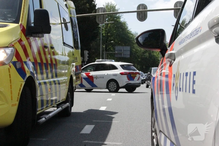 Motorrijder gewond bij botsing met auto