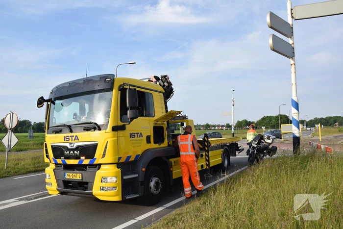 Motorrijder gewond bij botsing met auto