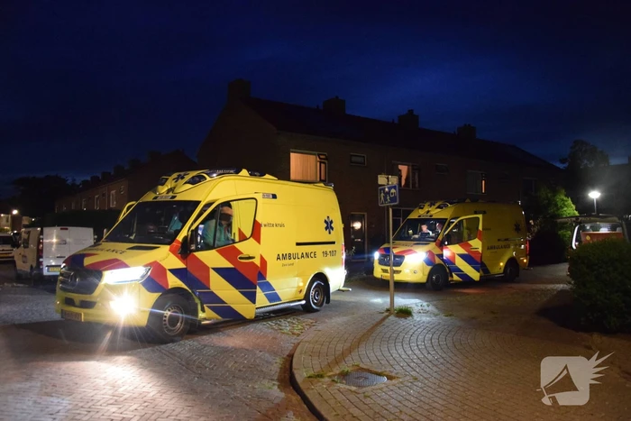 Vrouw op straat overgoten met zuur