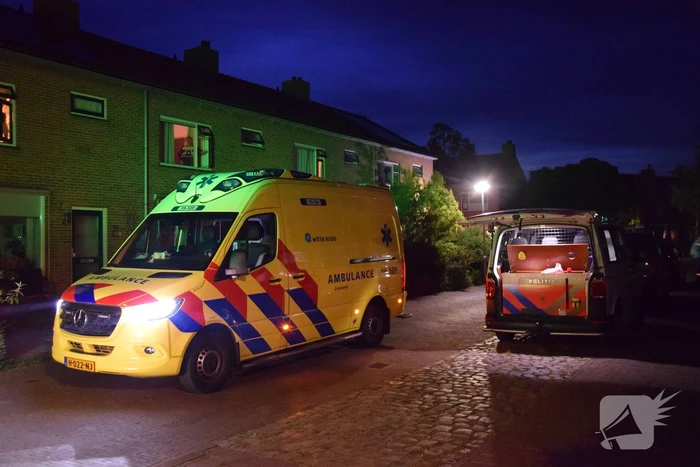 Vrouw op straat overgoten met zuur