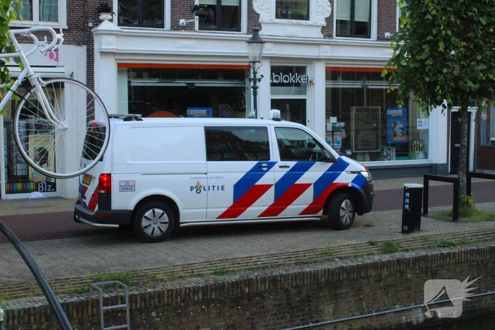 Overleden persoon in stadsgracht aangetroffen