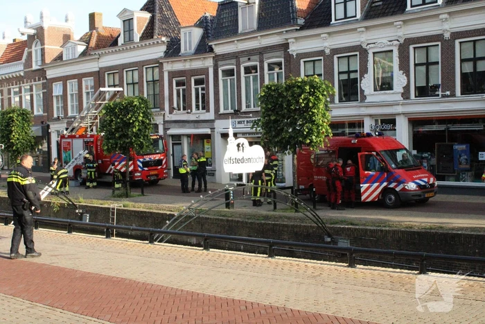 Overleden persoon in stadsgracht aangetroffen