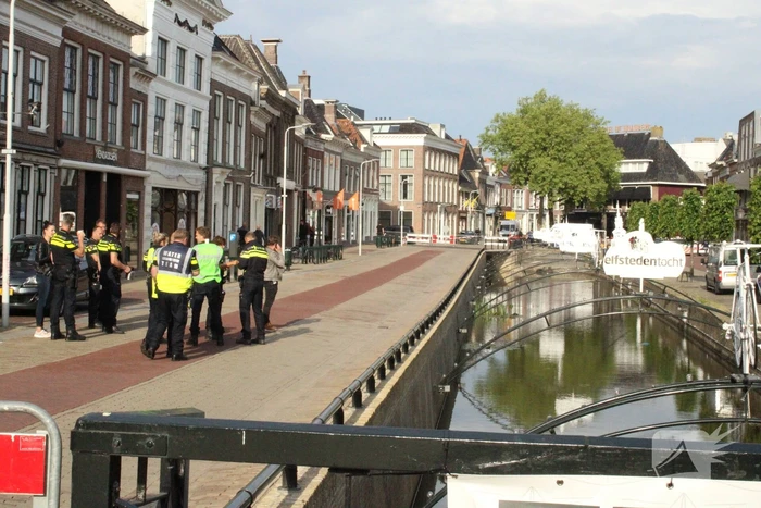 Overleden persoon in stadsgracht aangetroffen