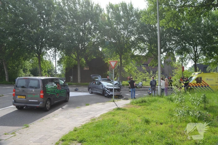 Flinke klapper na botsing op kruising