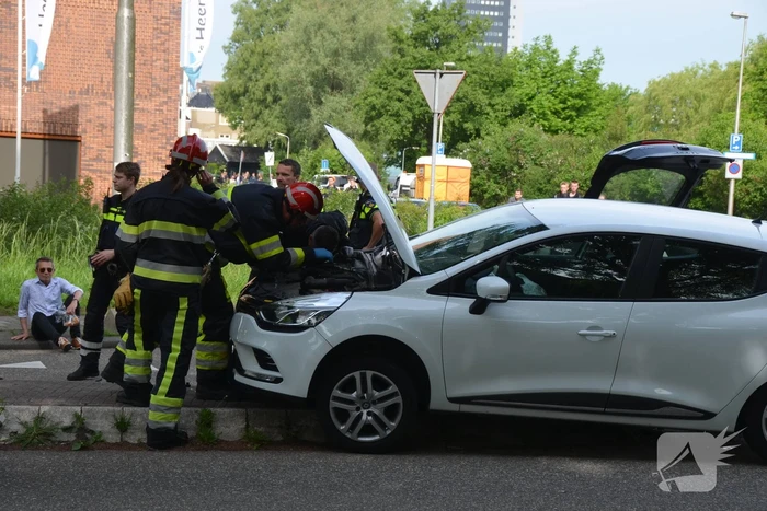 Flinke klapper na botsing op kruising
