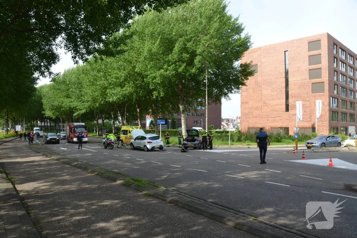 Flinke klapper na botsing op kruising