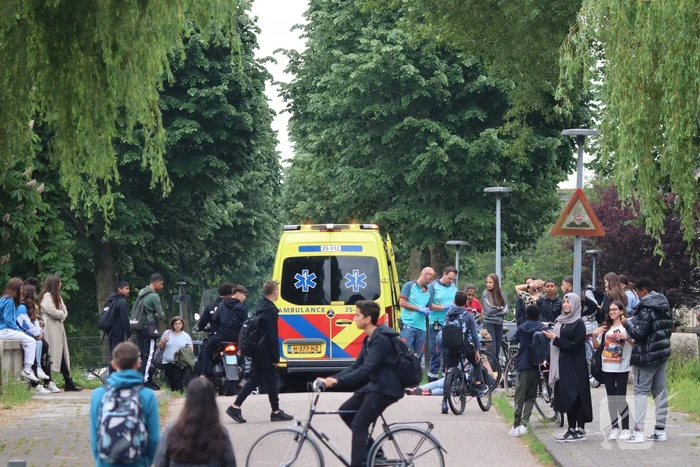 Fietsers botsen op brug