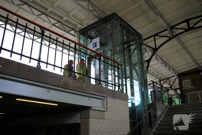Wederom personen vast in lift NS-station