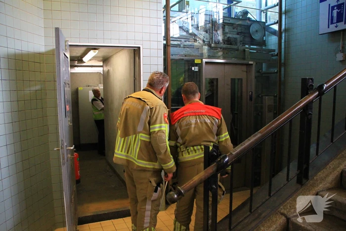 Wederom personen vast in lift NS-station