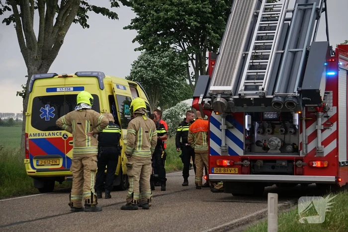Automobilist raakt van de weg en belandt in sloot