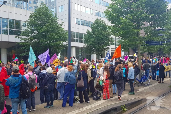 Actievoerders Extinction Rebellion houden Rebellie tegen de fossiele industrie