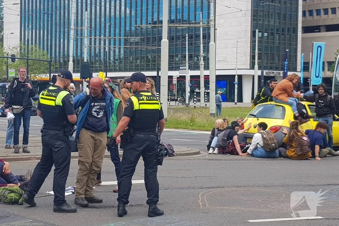 Actievoerders Extinction Rebellion houden Rebellie tegen de fossiele industrie