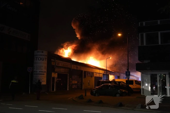 Zeer grote brand in meerdere panden