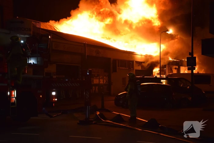 Zeer grote brand in meerdere panden
