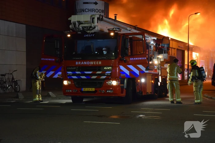 Zeer grote brand in meerdere panden
