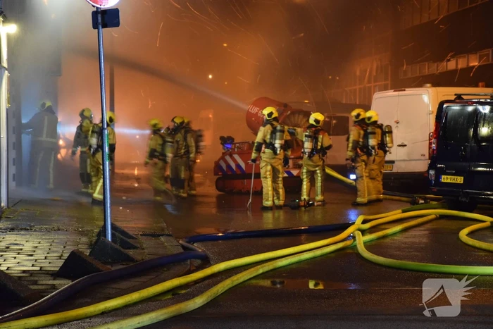 Zeer grote brand in meerdere panden