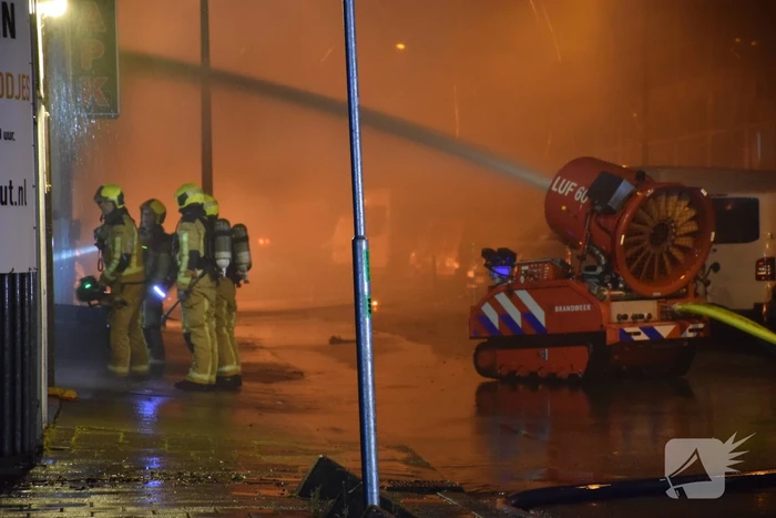 Zeer grote brand in meerdere panden