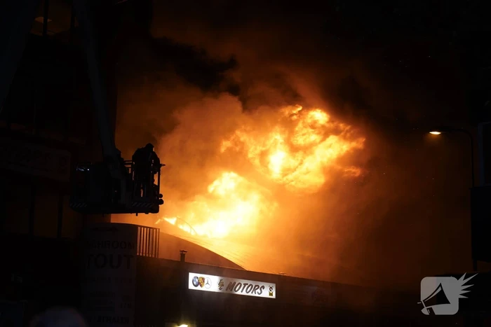 Zeer grote brand in meerdere panden