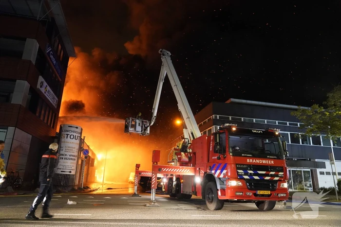 Zeer grote brand in meerdere panden