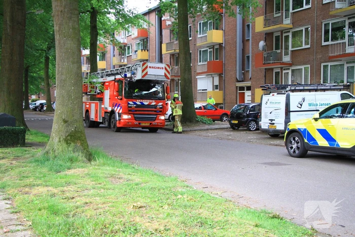 Overleden persoon uit de woning gehaald