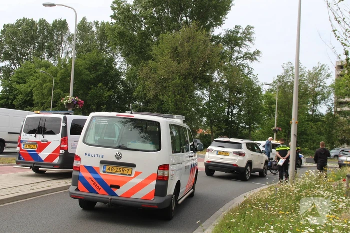 Scooterrijder gewond bij aanrijding op rotonde