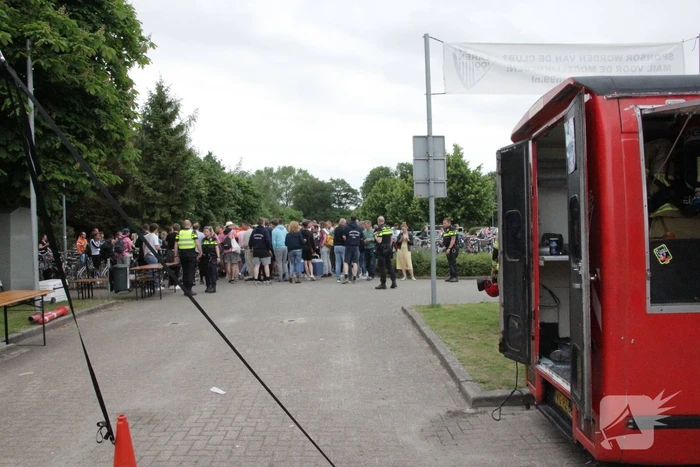 Frietkar vliegt in brand tijdens evenement