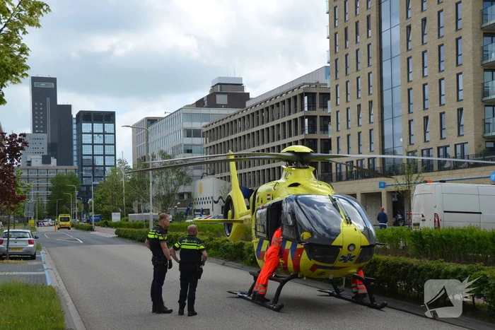 Traumahelikopter landt op wegdek voor incident