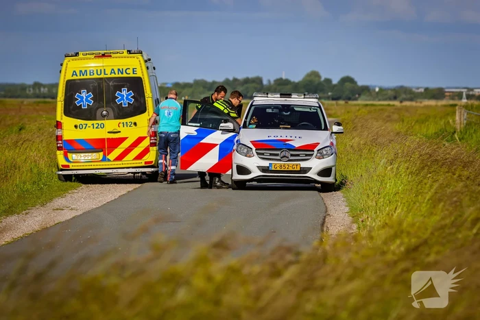 Beschonken brommerrijder belandt in sloot