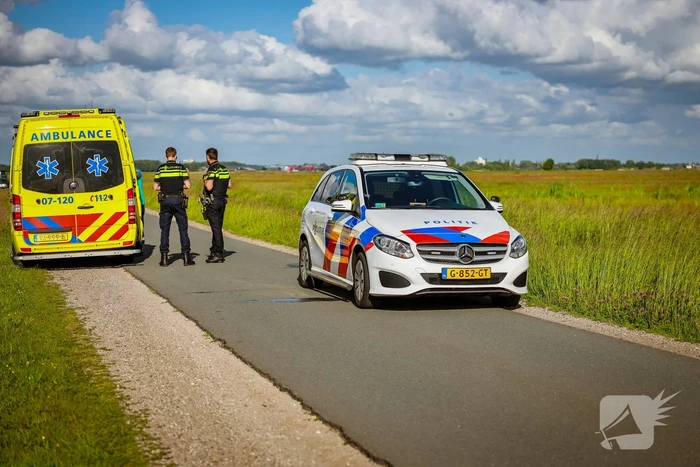 Beschonken brommerrijder belandt in sloot
