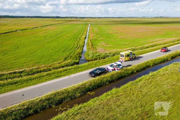 Beschonken brommerrijder belandt in sloot