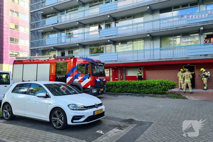 Brandweer doet onderzoek naar vreemde lucht in kelderbox