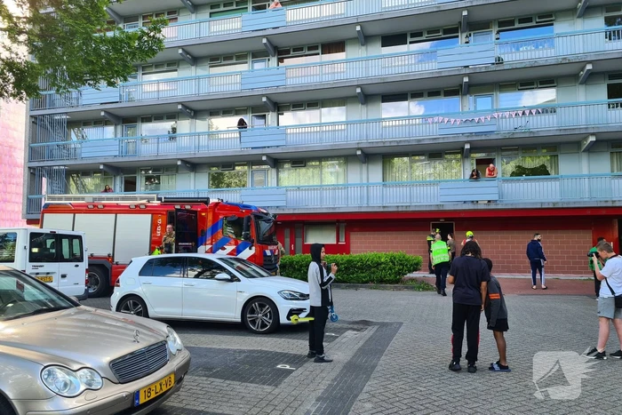 Brandweer doet onderzoek naar vreemde lucht in kelderbox