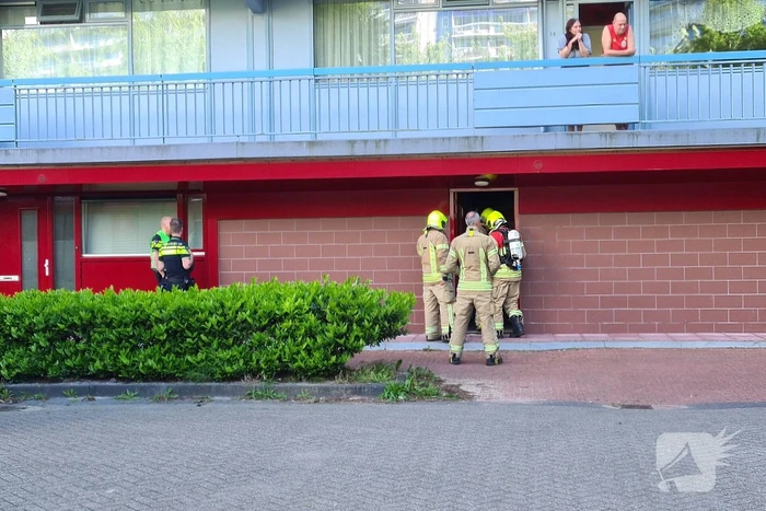 Brandweer doet onderzoek naar vreemde lucht in kelderbox