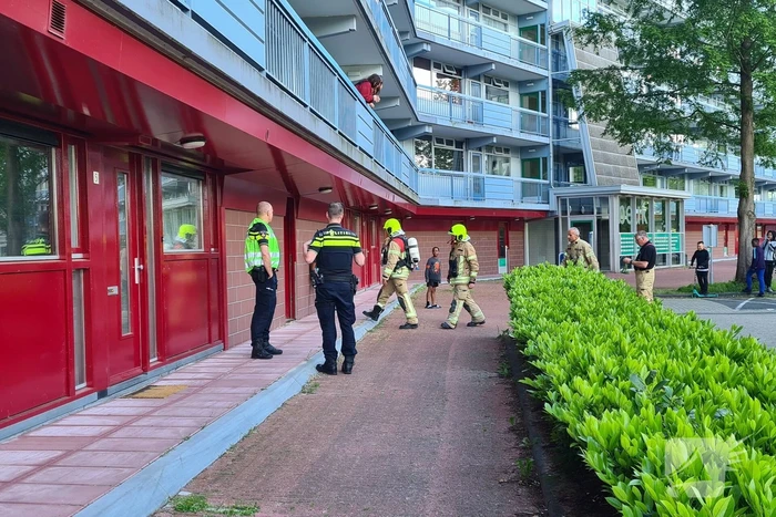 Brandweer doet onderzoek naar vreemde lucht in kelderbox