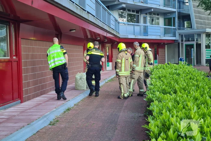 Brandweer doet onderzoek naar vreemde lucht in kelderbox