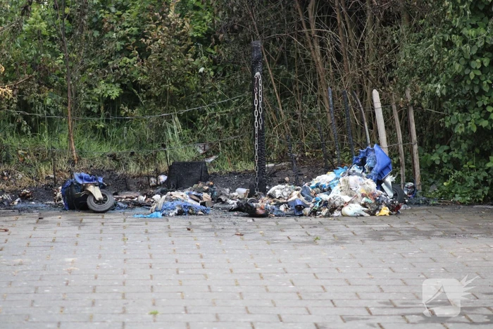 Vuilcontainer verwoest vanwege brand