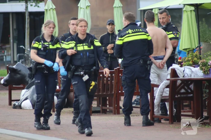 Man gewond geraakt bij steekpartij voor Hotel Wienerhof