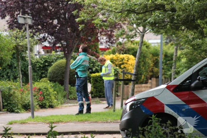 Vrouw met verward gedrag dreigt van dak te springen