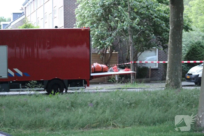 Vrouw met verward gedrag dreigt van dak te springen