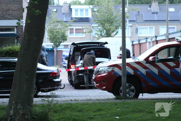 Vrouw met verward gedrag dreigt van dak te springen