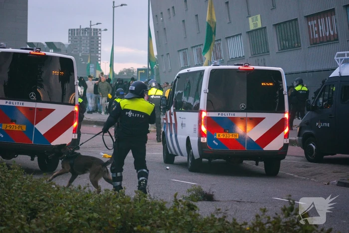 Rellen breken uit na verlies voetbalwedstrijd