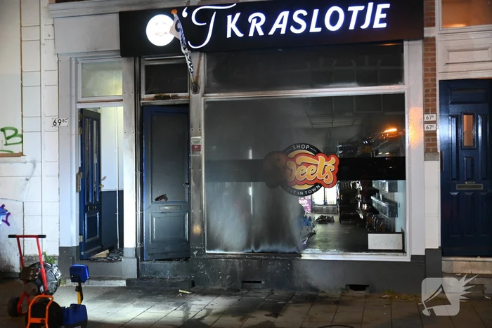 Woningen ontruimd door brandstichting bij winkel 't Kraslotje