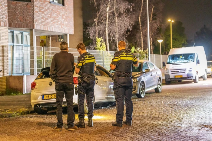 Auto brandt volledig uit na brandstichting
