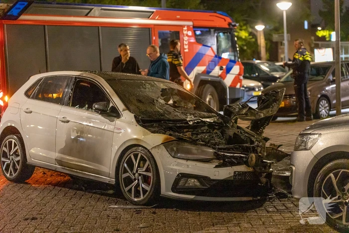 Auto brandt volledig uit na brandstichting