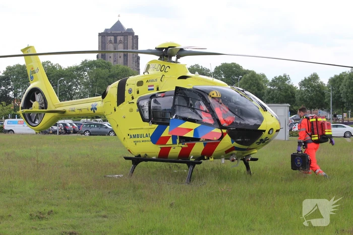Traumahelikopter met trauma arts landt voor incident bij Brugzicht