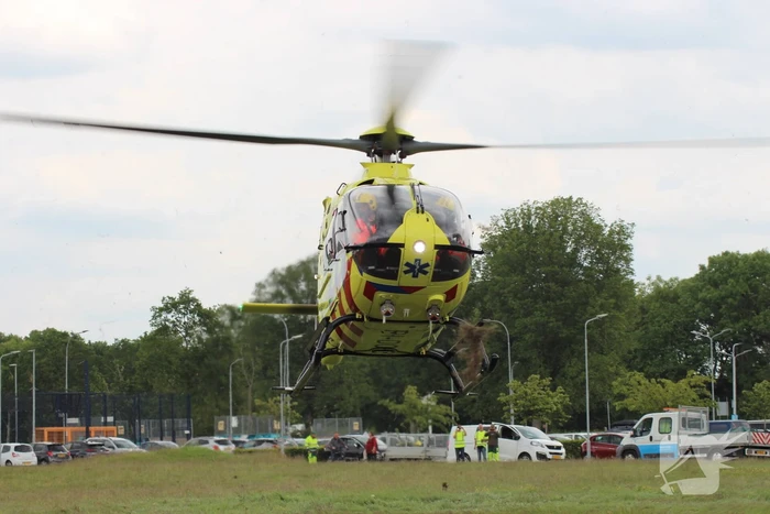 Traumahelikopter met trauma arts landt voor incident bij Brugzicht