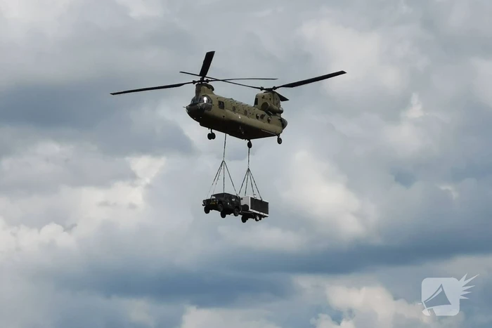 Helikopters van Defensie oefenen 'slingery'